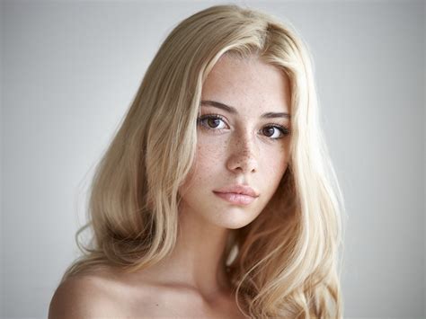 young blonde woman|100,000+ Free Blonde Woman & Woman Images .